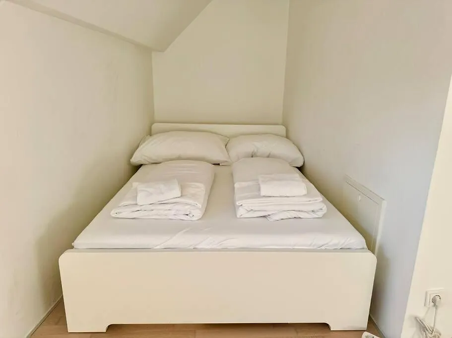 Bright Maisonette With Garden Apartment Vienna