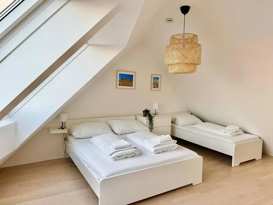 Bright Maisonette With Garden Apartment Vienna